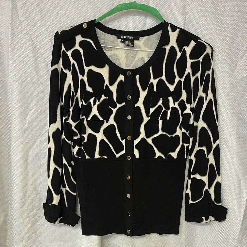 Etcetera Women's Black and White Button-Up Top